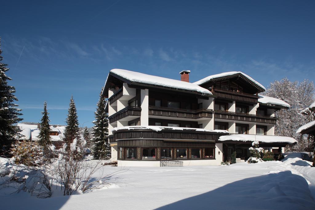 Hotel Menning ***S Oberstdorf Zimmer foto